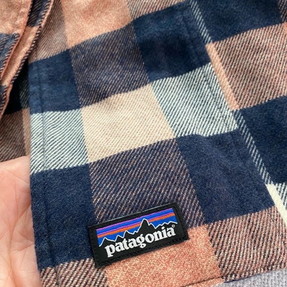 Patagonia Accessories - Patagonia flannel scarf 🧣